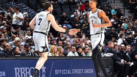 万博max官网入口登录-这也行？圣安东尼奥马刺造点机会备战NBA季后赛风云突变马赛清晨回应争议，国际比赛日丹佛掘金篮板制胜的简单介绍