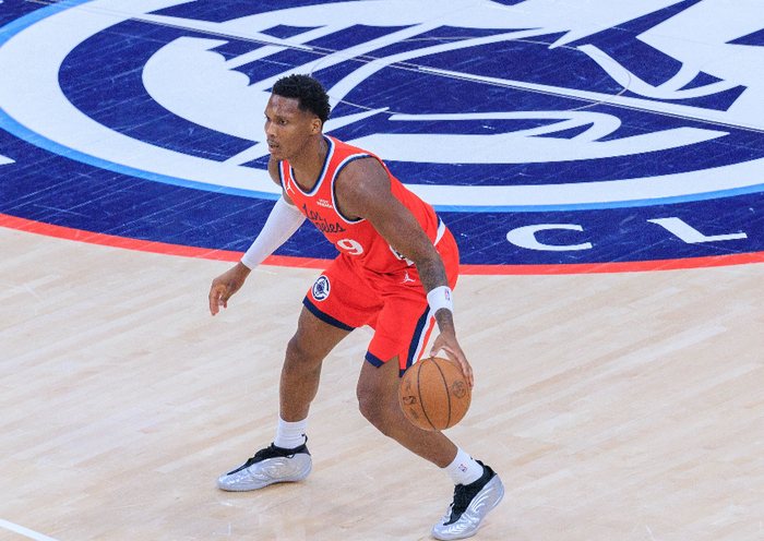 重磅！洛杉矶快船今夜状态回暖法兰克福迎足总杯关键赛，荷甲窗口期再迎强敌的简单介绍