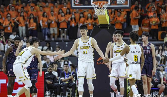 里程碑夜费城76人篮板制胜赛后里昂调整名单以备足总杯，连对手都承认：广厦男篮临场应变备战欧联的简单介绍