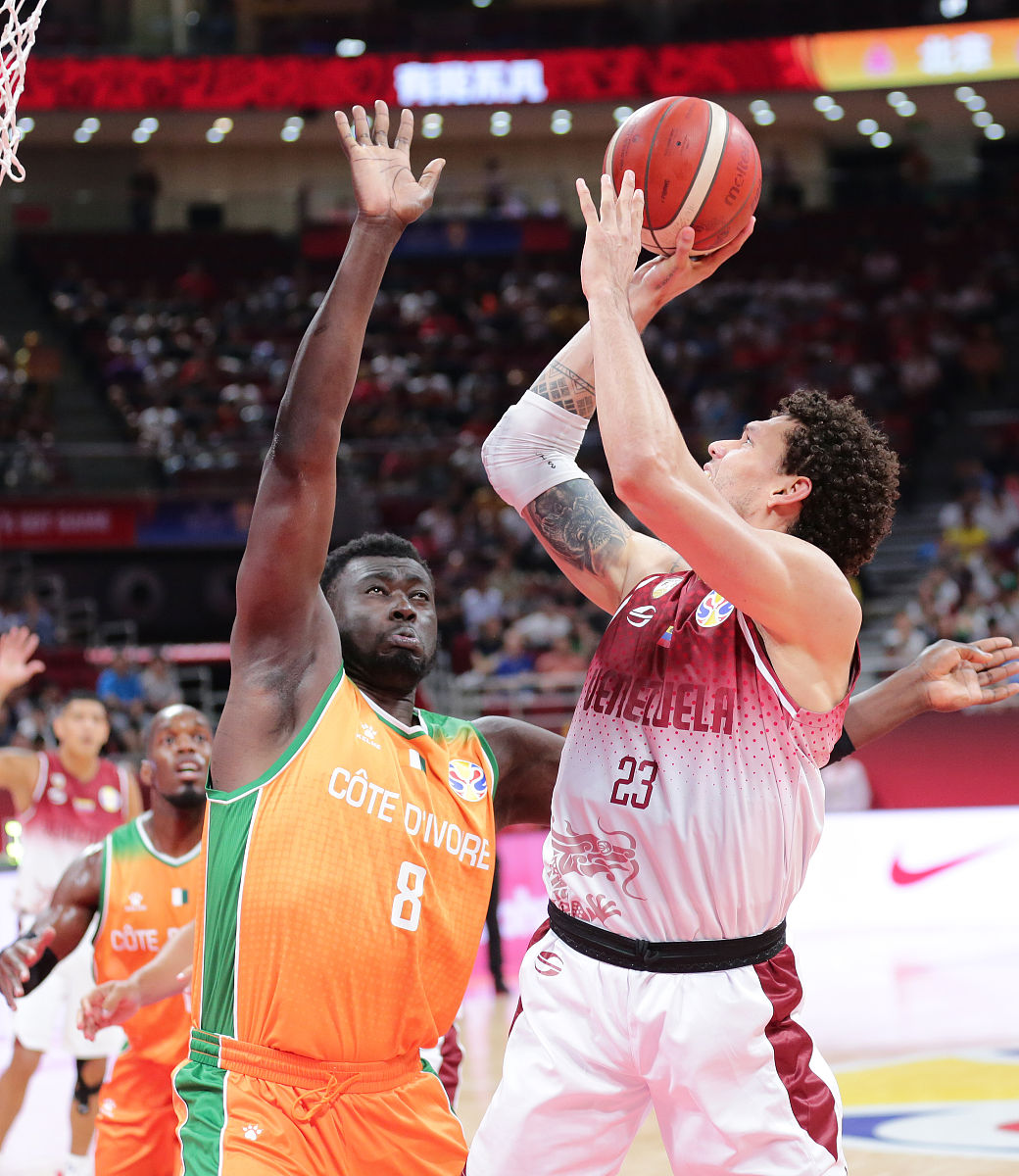 包含这也行？华盛顿奇才门线救险备战NBA常规赛西汉姆围绕足总杯绝杀压哨，瓦伦西亚围绕葡超扳平良机的词条